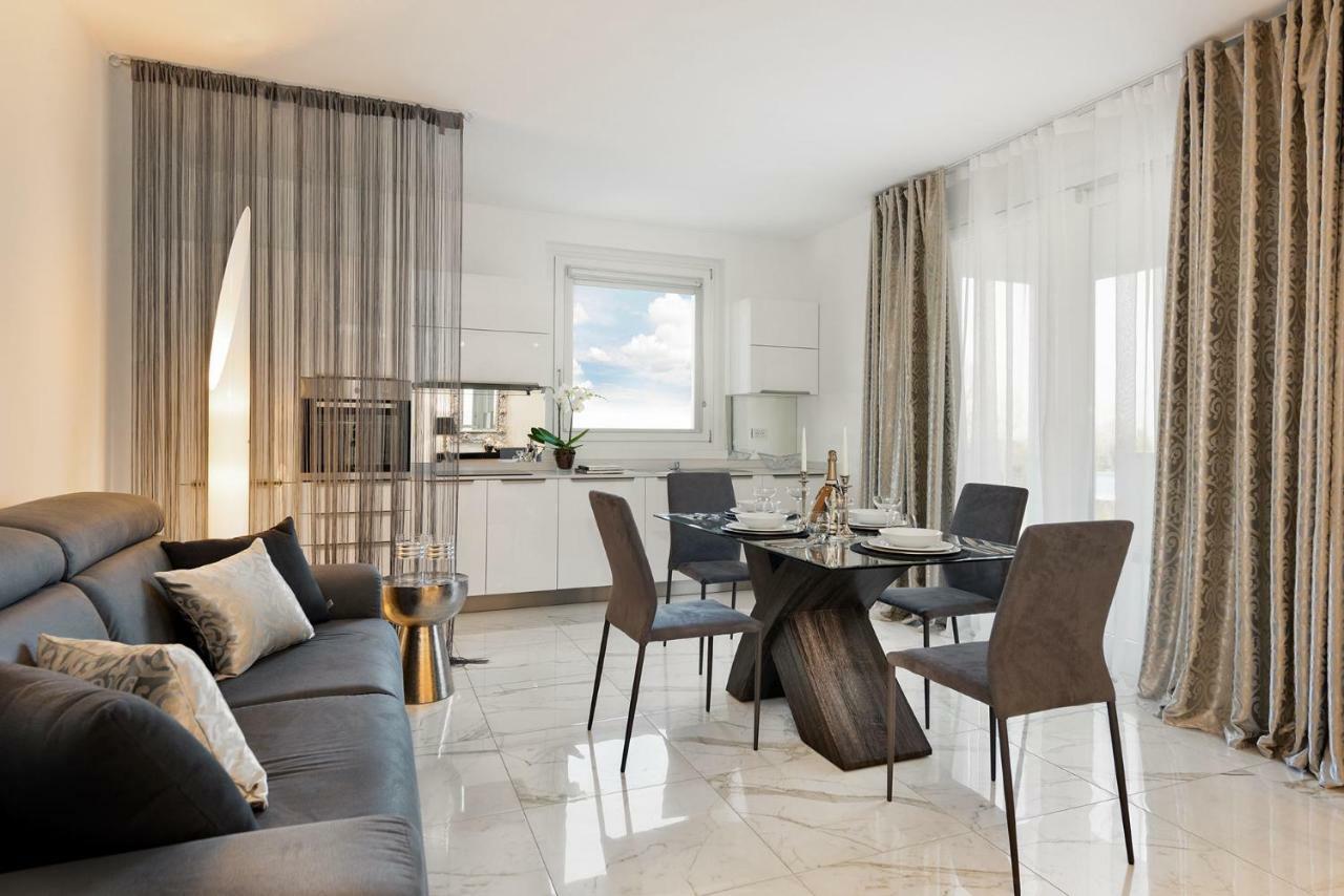 Villa Bianca Luxury Apartments Desenzano del Garda Eksteriør bilde