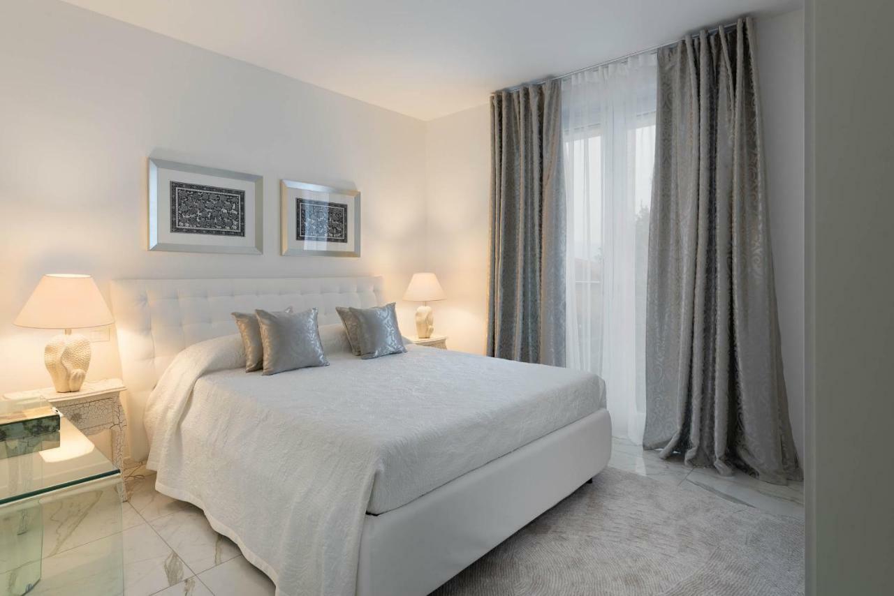 Villa Bianca Luxury Apartments Desenzano del Garda Eksteriør bilde