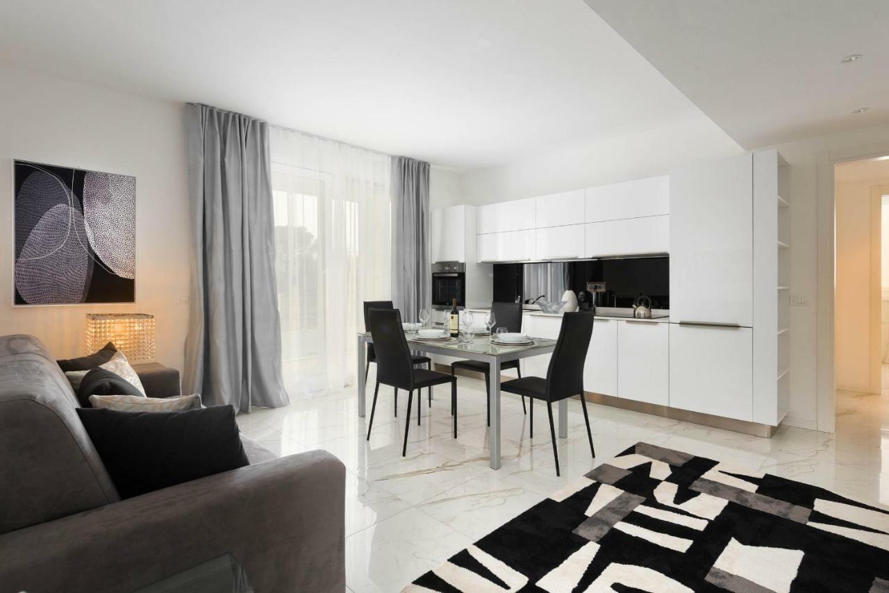 Villa Bianca Luxury Apartments Desenzano del Garda Eksteriør bilde