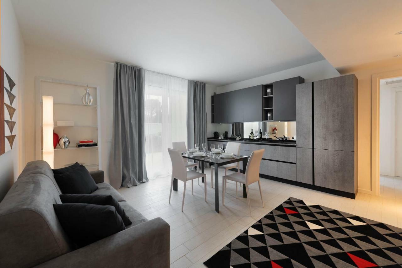 Villa Bianca Luxury Apartments Desenzano del Garda Eksteriør bilde