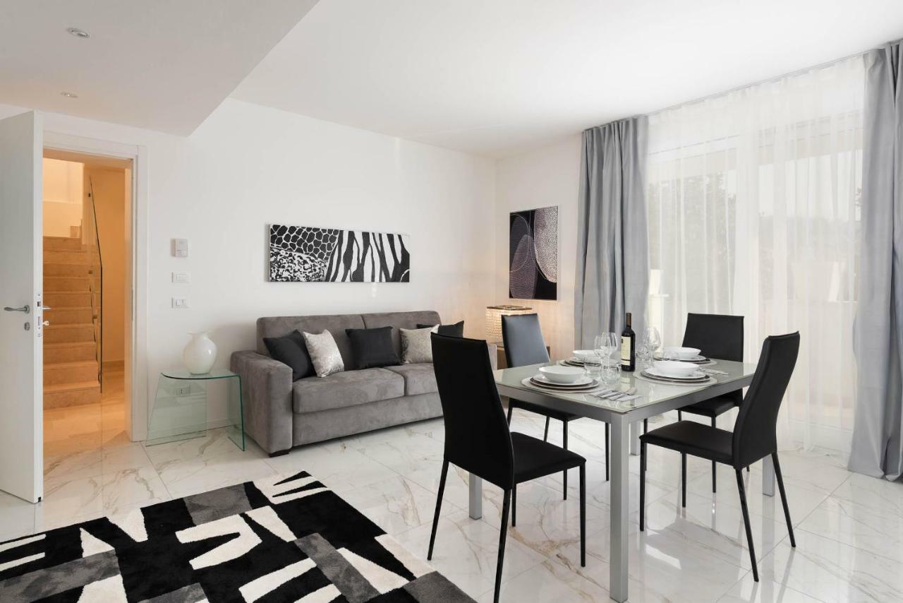 Villa Bianca Luxury Apartments Desenzano del Garda Eksteriør bilde