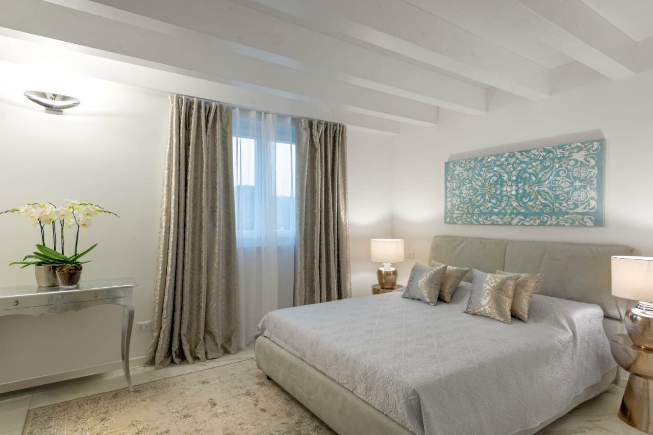 Villa Bianca Luxury Apartments Desenzano del Garda Eksteriør bilde